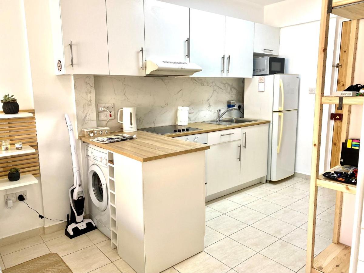 Ev Zin:Cozy, Newly Rennovated, Studio, Swimming Pool B102 Paphos Exterior foto